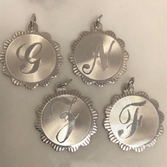 Initial sterling silver vintage pendant bracelet charm - Picture 1 of 4